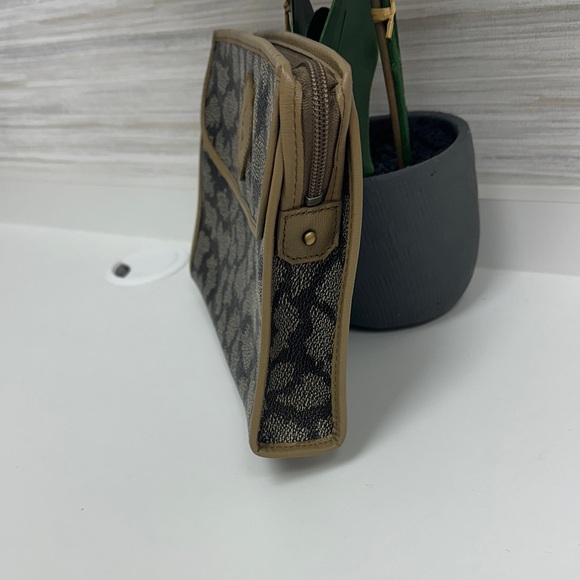 Yves Saint Laurent Black and Tan Clutch - Picture 4 of 13